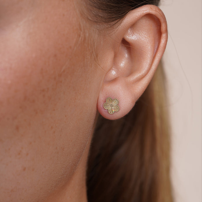 14 Karat Yellow Gold Diamond Cut Iridescent Flower Earrings - 14KE0004