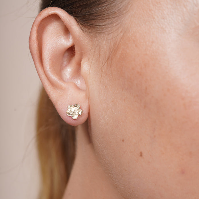 14 Karat Yellow Gold Diamond Cut Flower Earrings - 14KE0008